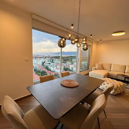 Touch The Sky 公寓 *