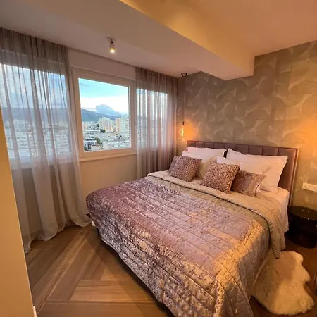 Touch The Sky 公寓 *