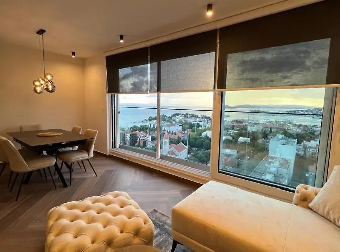 Apartment Touch The Sky