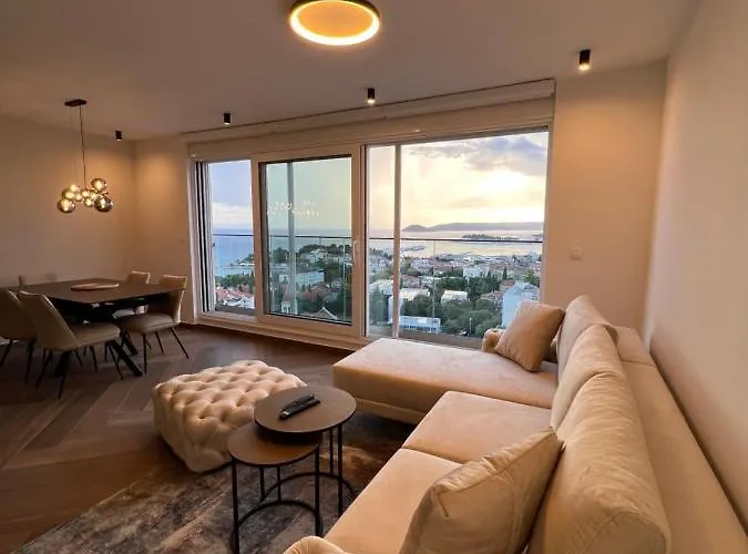 Apartment Touch The Sky