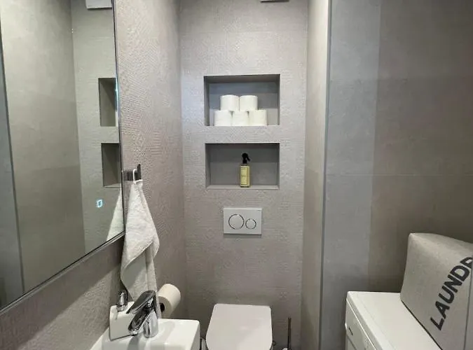 Touch The Sky Apartment